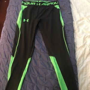 Nwot Under Armour running pants. Size XL youth